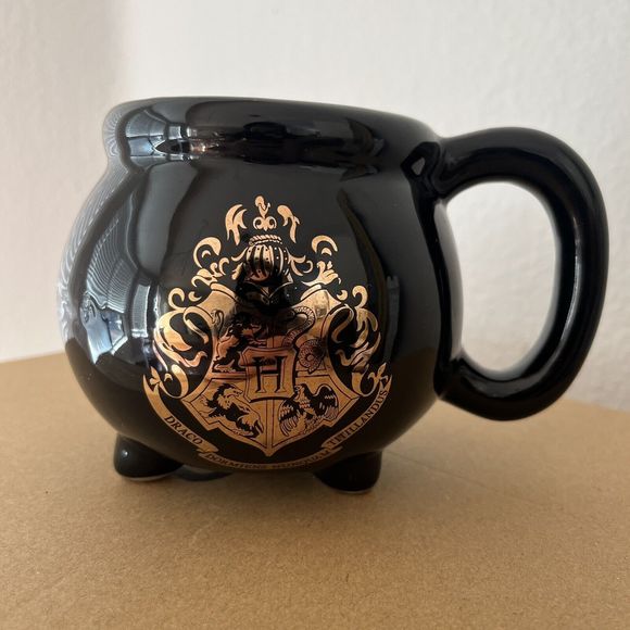 Harry Potter Halloween Cauldron Mug Hogwarts‎ Crest Ceramic Official Black Cup - Picture 2 of 6